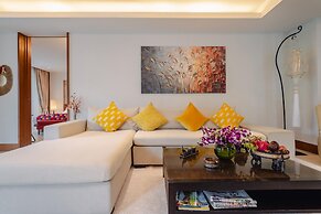 Pearl Of Naithon 3 Bedroom Beachfront Condo