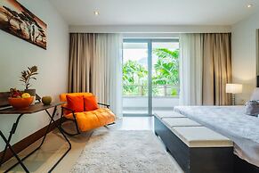 Pearl Of Naithon 3 Bedroom Beachfront Condo