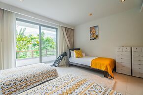 Pearl Of Naithon 3 Bedroom Beachfront Condo