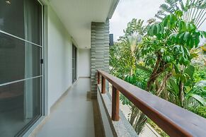 Pearl Of Naithon 3 Bedroom Beachfront Condo