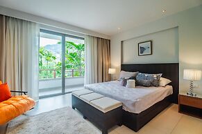 Pearl Of Naithon 3 Bedroom Beachfront Condo