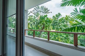 Pearl Of Naithon 3 Bedroom Beachfront Condo