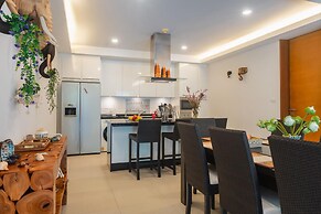 Pearl Of Naithon 3 Bedroom Beachfront Condo
