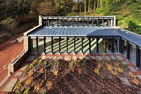 Historic Retreat in Peak District by River Dane