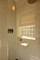 Historic Retreat in Peak District by River Dane