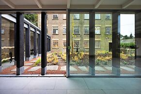 Historic Retreat in Peak District by River Dane