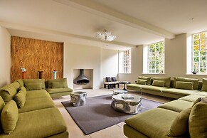 Historic Retreat in Peak District by River Dane