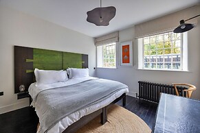Historic Retreat in Peak District by River Dane