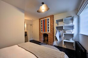 Historic Retreat in Peak District by River Dane