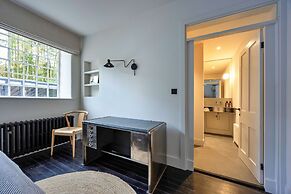 Historic Retreat in Peak District by River Dane