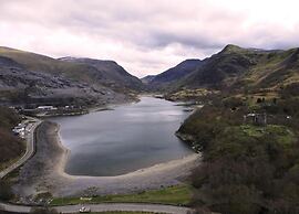 One-bedroom Cottage in Llangollen, No Deposit