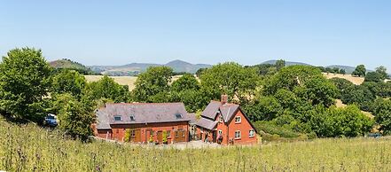 One-bedroom Cottage in Llangollen, No Deposit