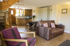 One-bedroom Cottage in Llangollen, No Deposit