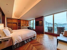 The Purple Horse Hotel