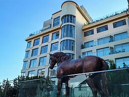 The Purple Horse Hotel