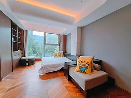 The Purple Horse Hotel
