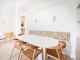 Sumptuous Apartment With Garden / Arc de Triomphe
