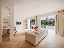 Sumptuous Apartment With Garden / Arc de Triomphe