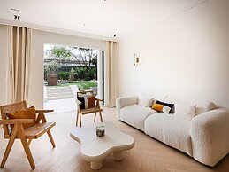 Sumptuous Apartment With Garden / Arc de Triomphe