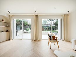 Sumptuous Apartment With Garden / Arc de Triomphe