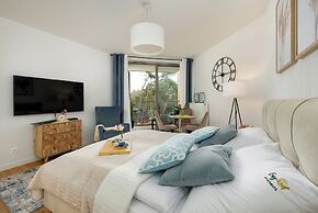 Holiday Studio With Access to Pool and Sauna