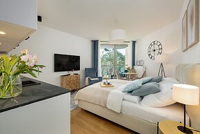 Holiday Studio With Access to Pool and Sauna