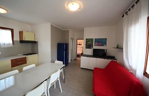 Charming Apartment With AC, Garden and Parking