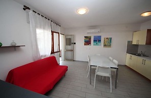 Charming Apartment With AC, Garden and Parking