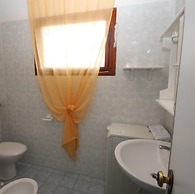 Charming Apartment With AC, Garden and Parking