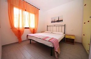 Charming Apartment With AC, Garden and Parking