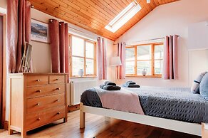Spacious Cottage in Rhydyfelin, No Deposit