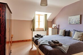 Spacious Cottage in Rhydyfelin, No Deposit