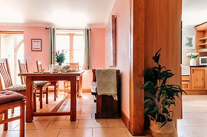 Spacious Cottage in Rhydyfelin, No Deposit