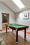 Spacious Cottage in Rhydyfelin, No Deposit
