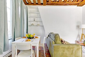 Charming 1BR Near Latin Quarter