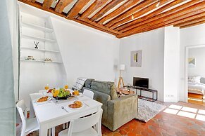 Charming 1BR Near Latin Quarter