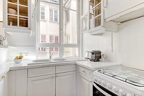 Charming 1BR Near Latin Quarter