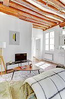 Charming 1BR Near Latin Quarter