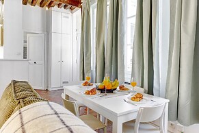 Charming 1BR Near Latin Quarter