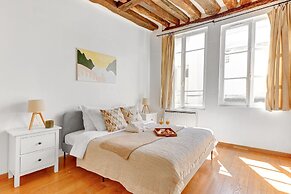 Charming 1BR Near Latin Quarter