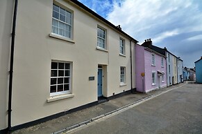 Cottage in Cawsand Near Sandy Beaches