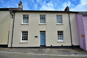 Cottage in Cawsand Near Sandy Beaches
