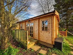 Pet-friendly Chalet in Surlingham, No Deposit