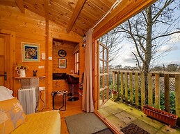 Pet-friendly Chalet in Surlingham, No Deposit