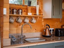 Pet-friendly Chalet in Surlingham, No Deposit