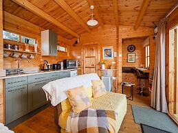 Pet-friendly Chalet in Surlingham, No Deposit
