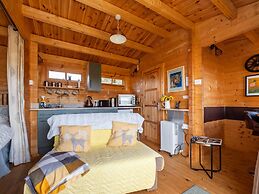Pet-friendly Chalet in Surlingham, No Deposit