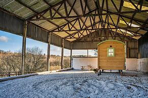 Shepherd's Hut in Devon by Scenic Lake