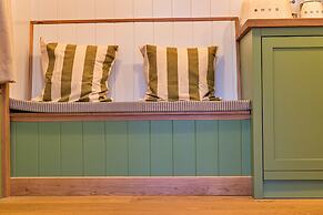 Shepherd's Hut in Devon by Scenic Lake