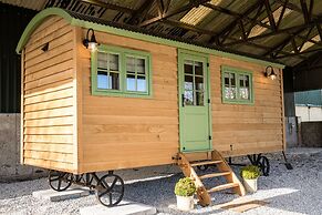 Shepherd's Hut in Devon by Scenic Lake